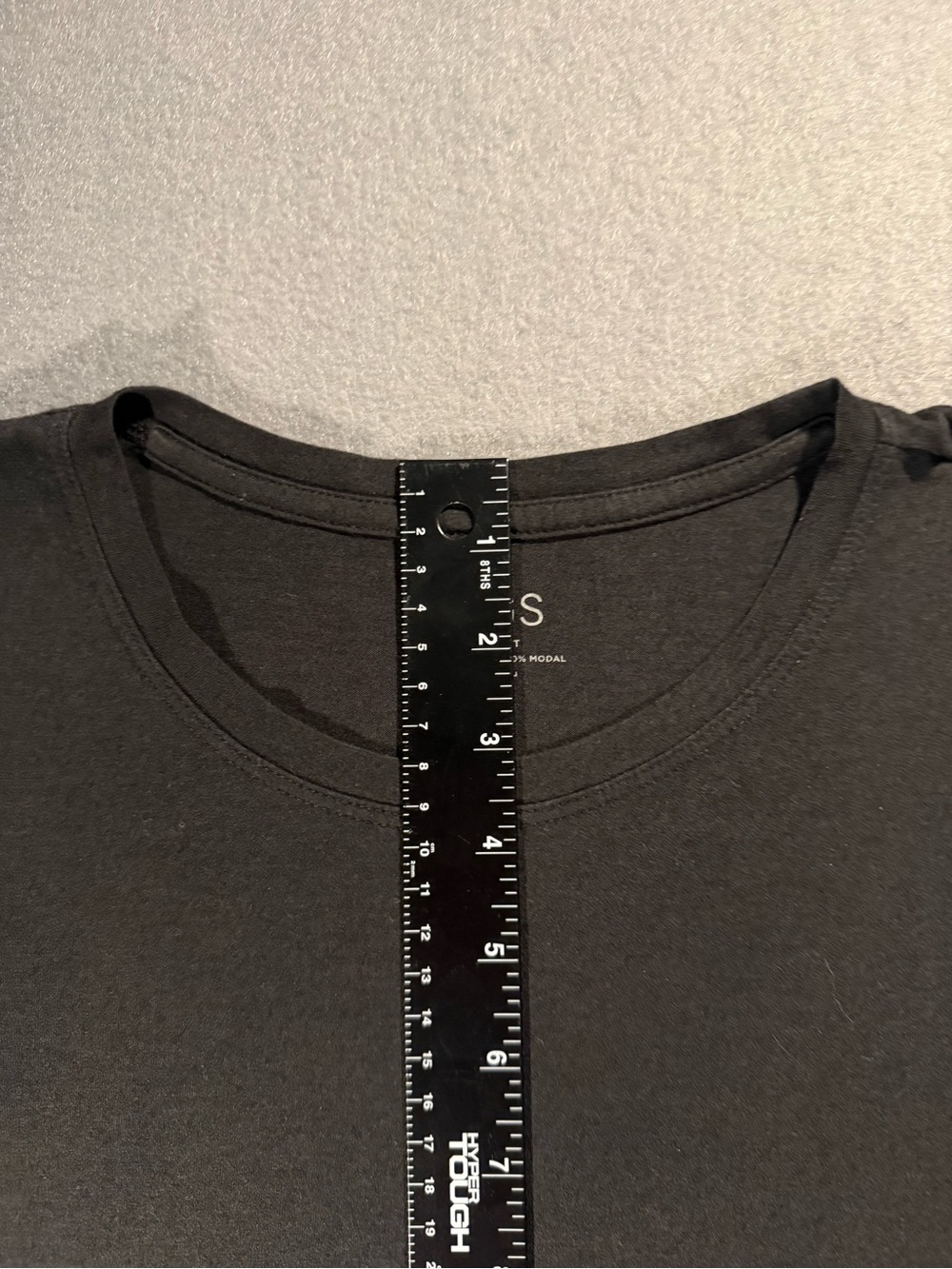 FIGS Long-Sleeve Under Scrub in Black - Picture 3 of 4